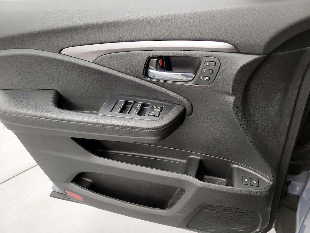 used 2022 Honda Pilot car, priced at $32,998