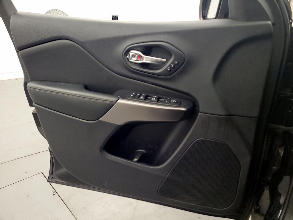 used 2019 Jeep Cherokee car, priced at $15,998