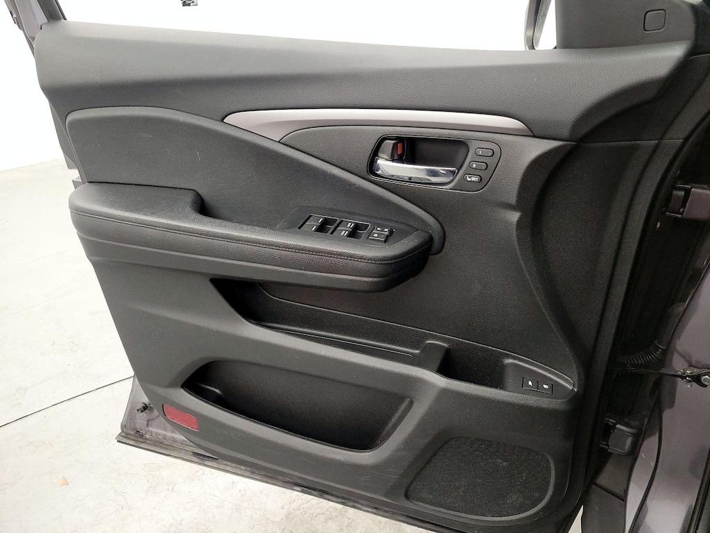 used 2022 Honda Pilot car, priced at $29,998