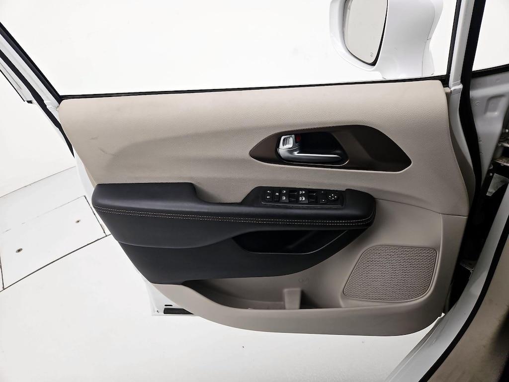 used 2018 Chrysler Pacifica car, priced at $20,998