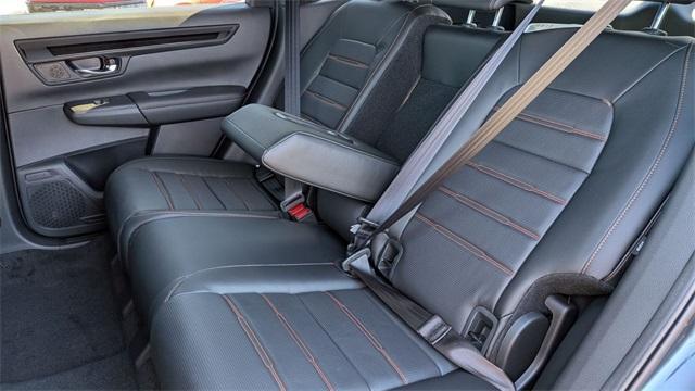 new 2026 Honda CR-V Hybrid car, priced at $39,583