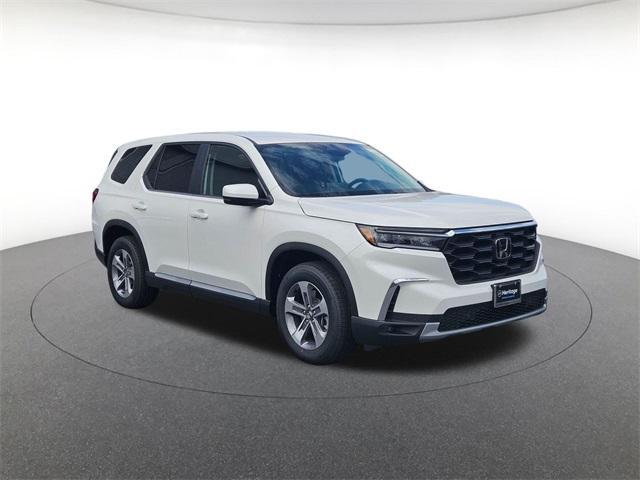 new 2025 Honda Pilot car, priced at $44,695