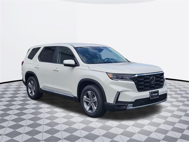 new 2025 Honda Pilot car, priced at $44,695