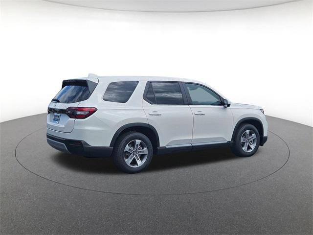 new 2025 Honda Pilot car, priced at $44,695