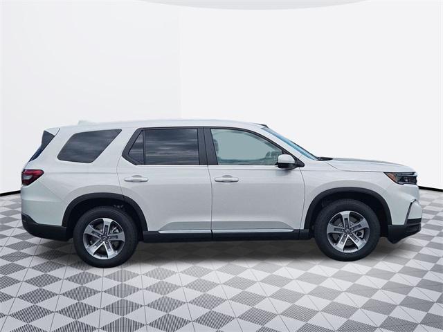 new 2025 Honda Pilot car, priced at $44,695