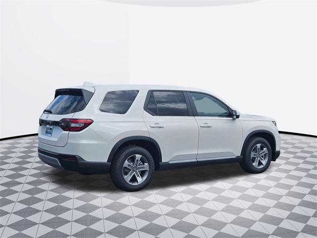 new 2025 Honda Pilot car, priced at $44,695