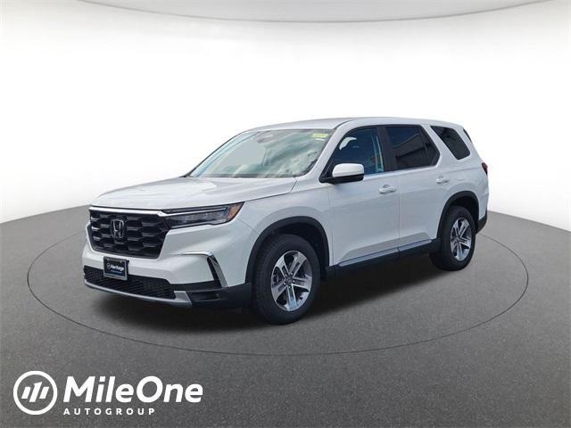 new 2025 Honda Pilot car, priced at $44,695