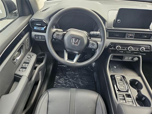 new 2025 Honda Pilot car, priced at $44,695