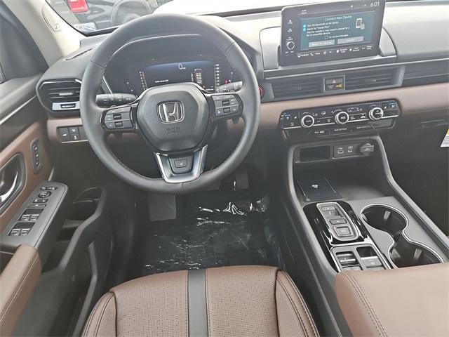 new 2025 Honda Pilot car, priced at $52,049