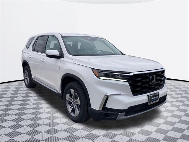 new 2025 Honda Pilot car, priced at $45,285