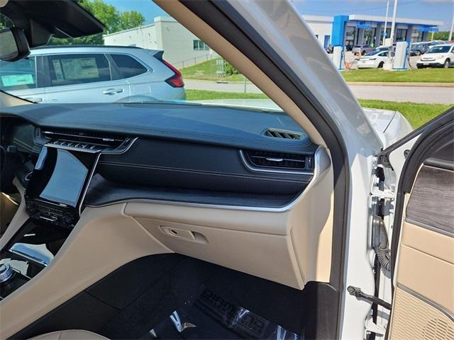 used 2022 Jeep Grand Cherokee car, priced at $31,000