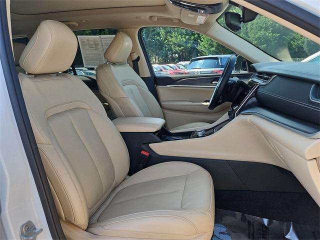 used 2022 Jeep Grand Cherokee car, priced at $31,000
