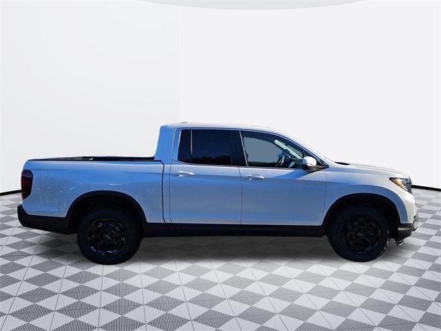 new 2025 Honda Ridgeline car, priced at $43,600