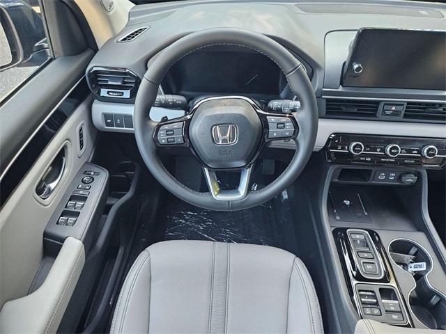 new 2025 Honda Pilot car, priced at $47,823