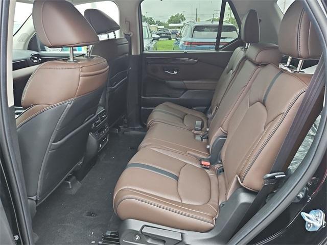 new 2025 Honda Pilot car, priced at $50,422