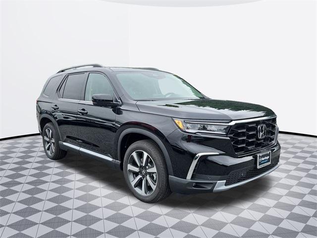 new 2025 Honda Pilot car, priced at $50,422