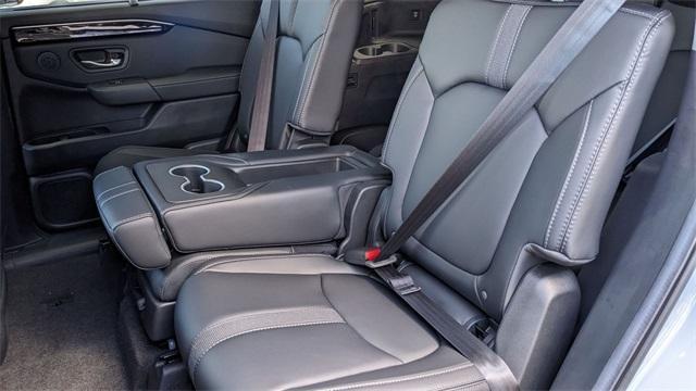 new 2025 Honda Pilot car, priced at $47,703