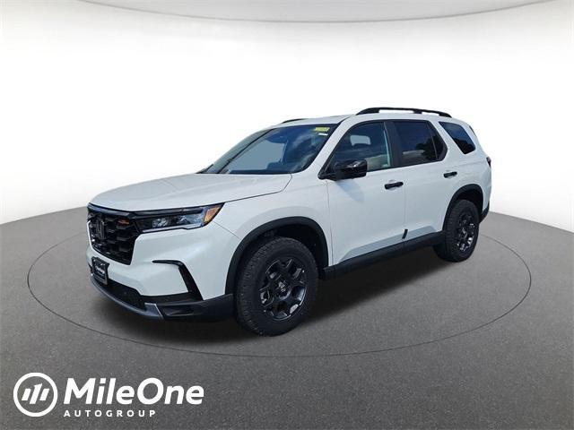 new 2025 Honda Pilot car, priced at $48,619