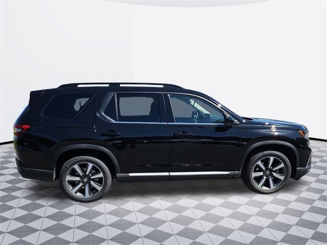 new 2025 Honda Pilot car, priced at $51,377