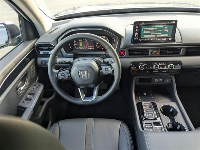 new 2025 Honda Pilot car, priced at $44,423