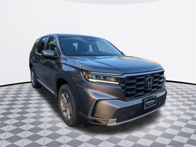 new 2025 Honda Pilot car, priced at $44,423
