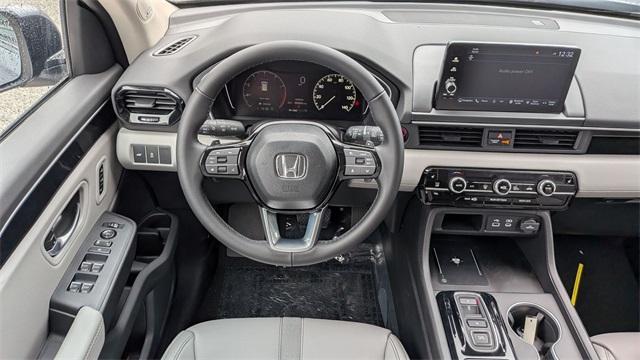 new 2025 Honda Pilot car, priced at $48,018