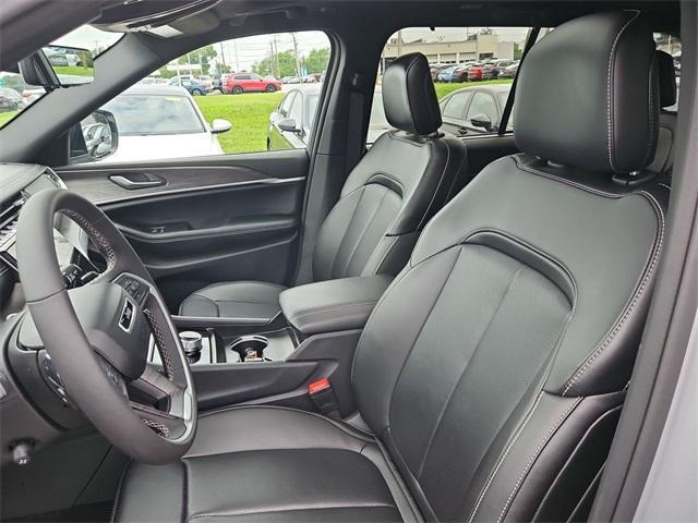 used 2025 Jeep Grand Cherokee car, priced at $43,000