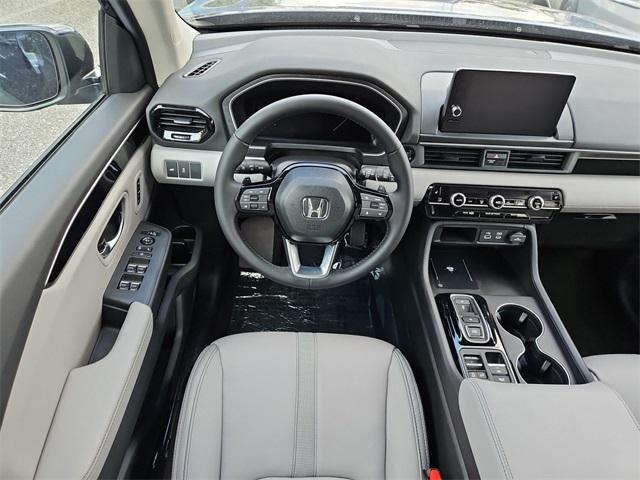 new 2025 Honda Pilot car, priced at $44,423