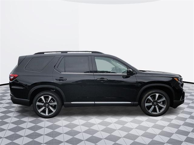 new 2025 Honda Pilot car, priced at $51,377