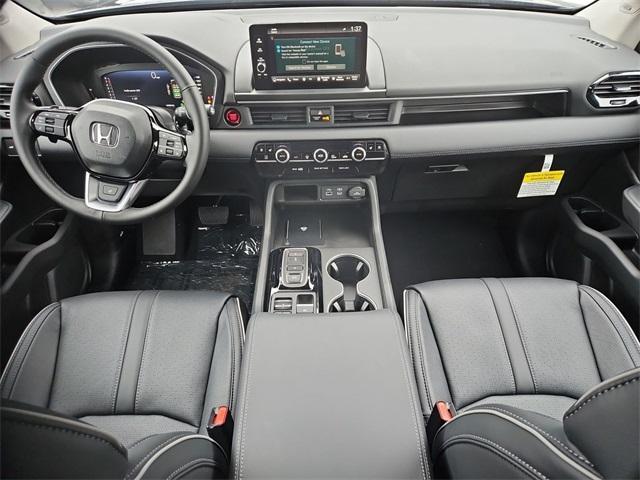 new 2025 Honda Pilot car, priced at $51,377