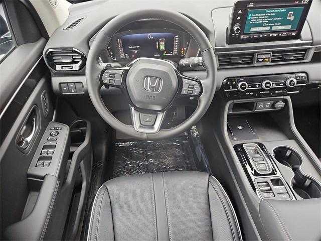 new 2025 Honda Pilot car, priced at $51,377