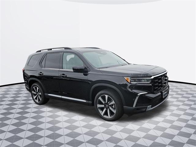 new 2025 Honda Pilot car, priced at $51,377