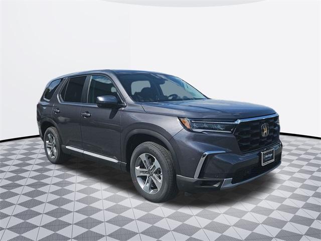 new 2025 Honda Pilot car, priced at $45,423