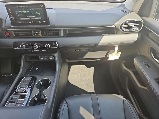 new 2025 Honda Pilot car, priced at $45,423