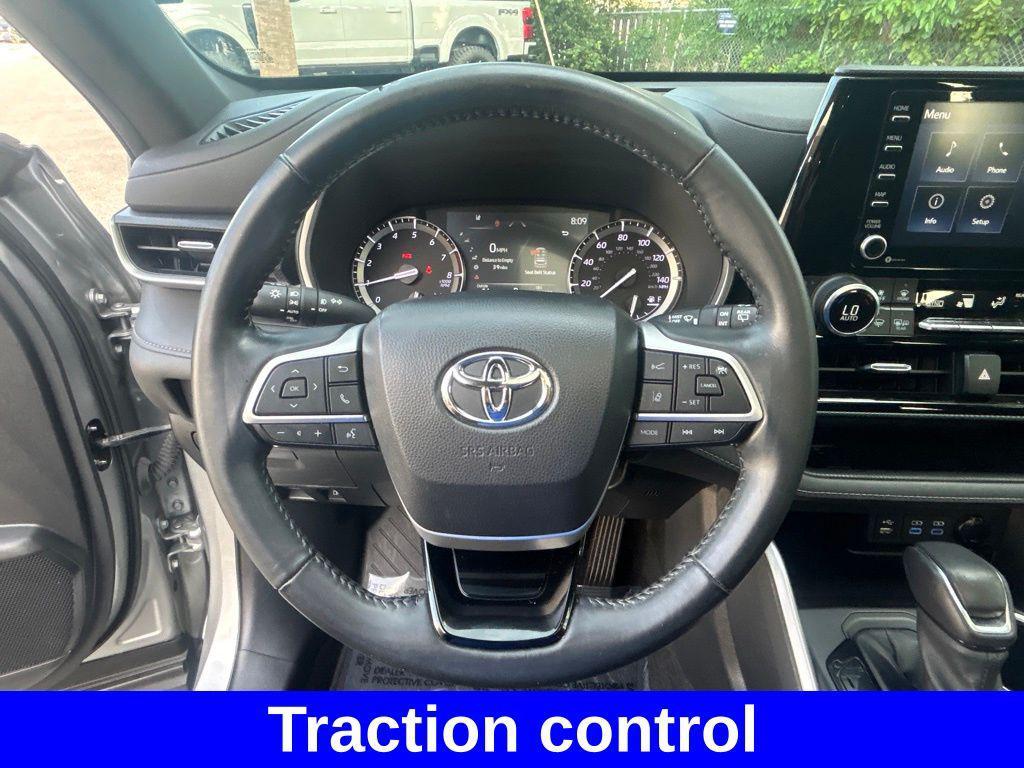 used 2022 Toyota Highlander car, priced at $32,503