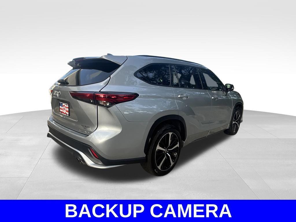 used 2022 Toyota Highlander car, priced at $32,503