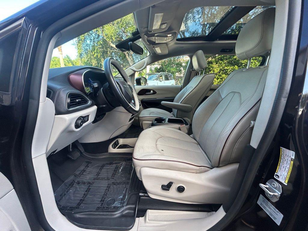 used 2017 Chrysler Pacifica car, priced at $13,871