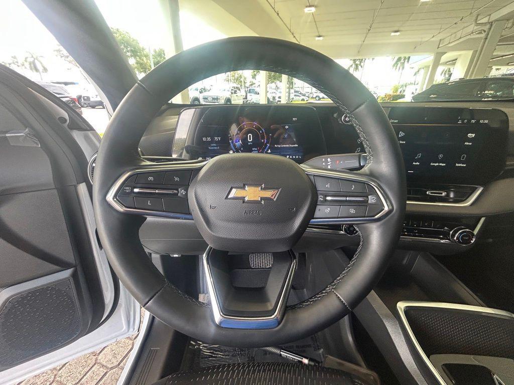 used 2025 Chevrolet Equinox car, priced at $25,482