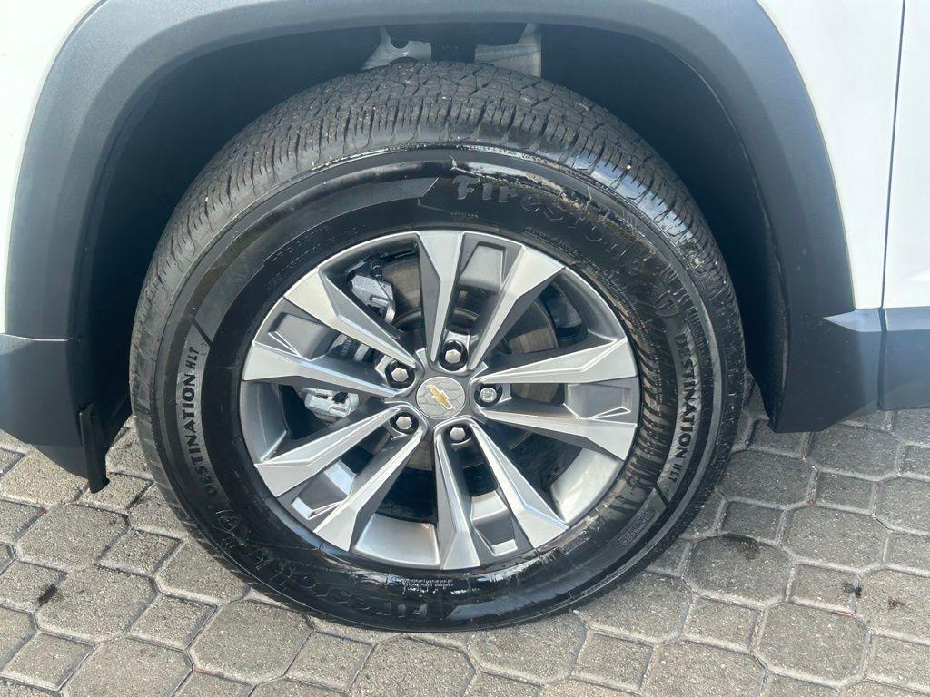 used 2025 Chevrolet Equinox car, priced at $25,482