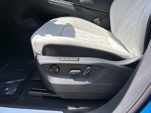 new 2024 Volkswagen Atlas Cross Sport car