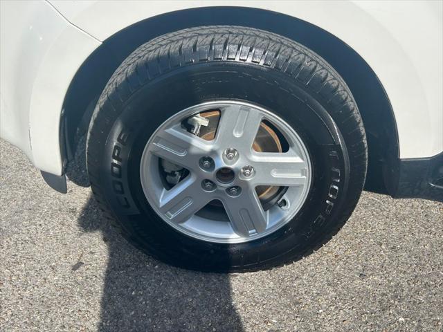 used 2009 Ford Escape Hybrid car, priced at $5,995