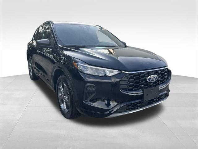 used 2023 Ford Escape car, priced at $25,867