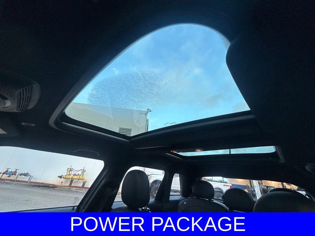 used 2023 MINI Hardtop car, priced at $20,320