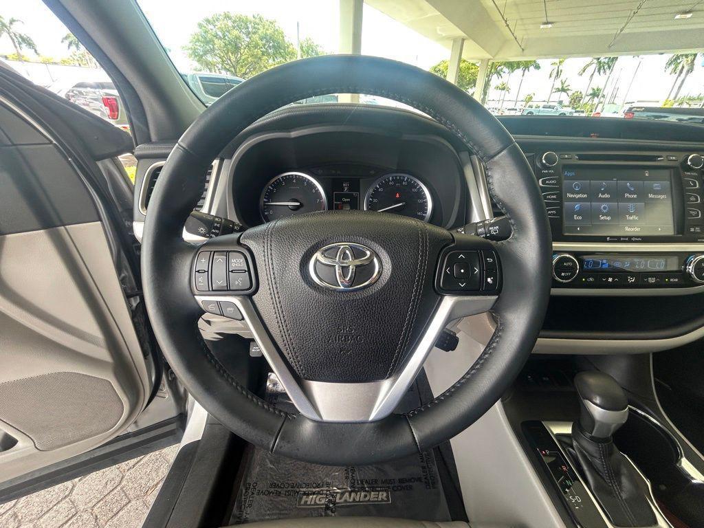 used 2016 Toyota Highlander car, priced at $17,410