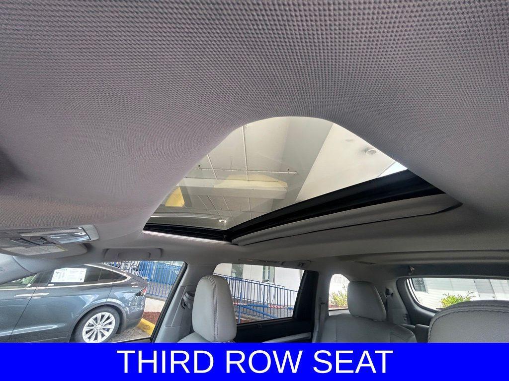 used 2016 Toyota Highlander car, priced at $17,410