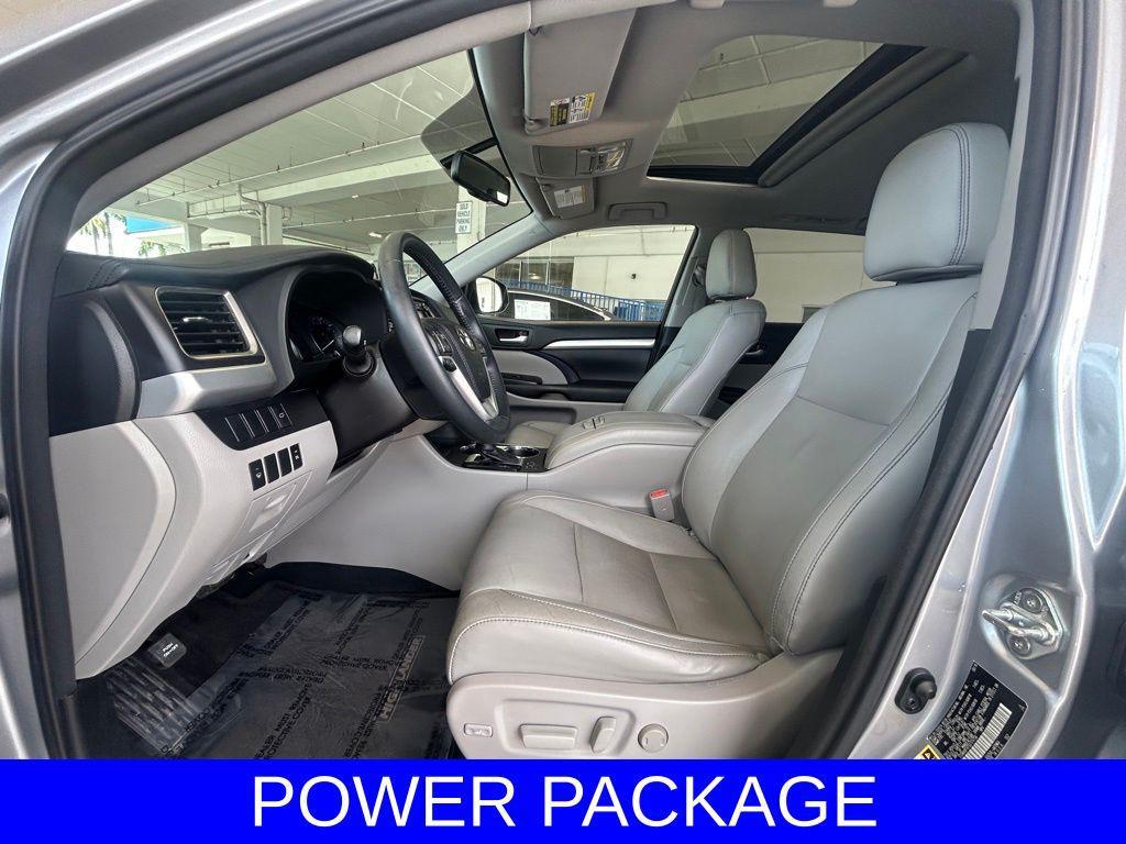 used 2016 Toyota Highlander car, priced at $17,410