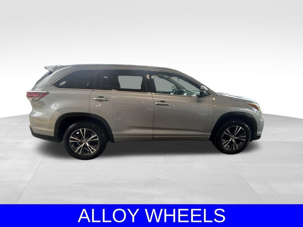 used 2016 Toyota Highlander car, priced at $17,410