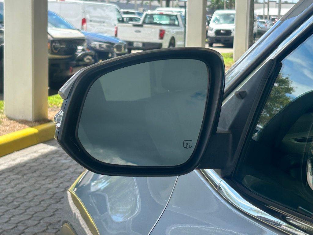 used 2016 Toyota Highlander car, priced at $17,410