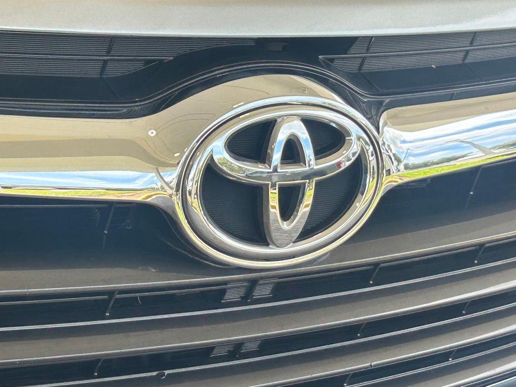 used 2016 Toyota Highlander car, priced at $17,410