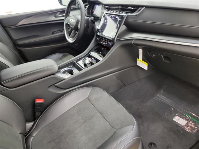 new 2025 Jeep Grand Cherokee car, priced at $38,817